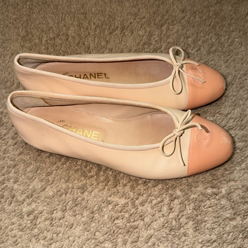 CHANEL Women's Cream and Peach Loafers